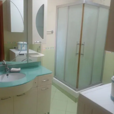 Homestay Ofellows - Kristal Center Tirana