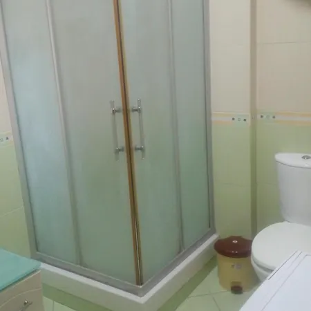Homestay Ofellows - Kristal Center *